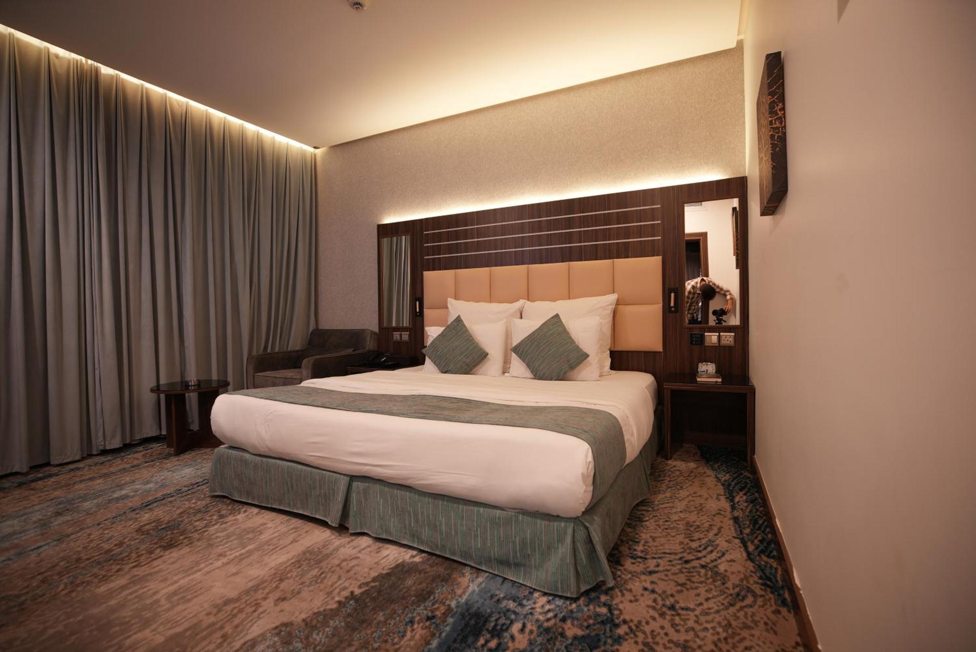 White Diamond Sari Hotel 3*