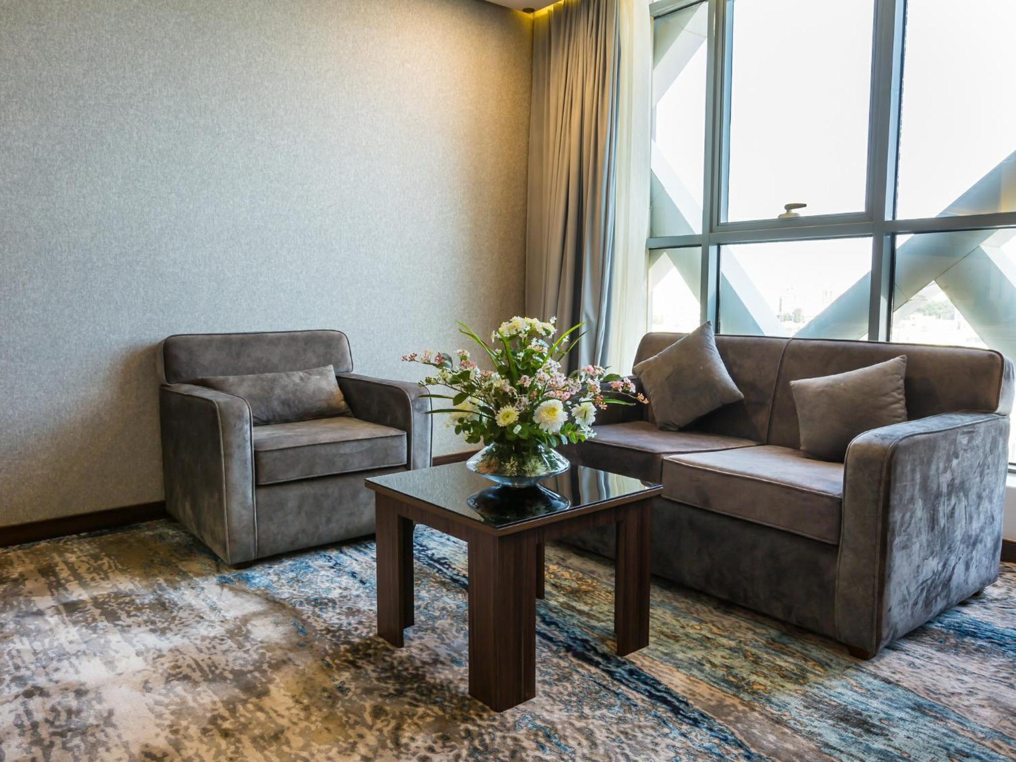 White Diamond Sari Hotel