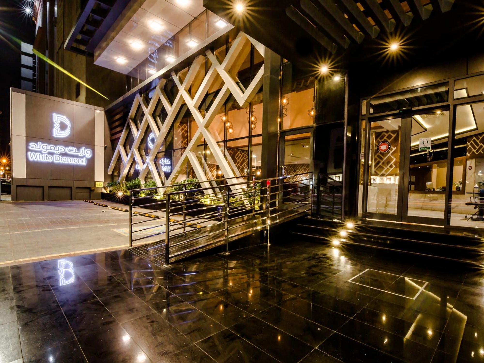 Hotel White Diamond Sari 3*