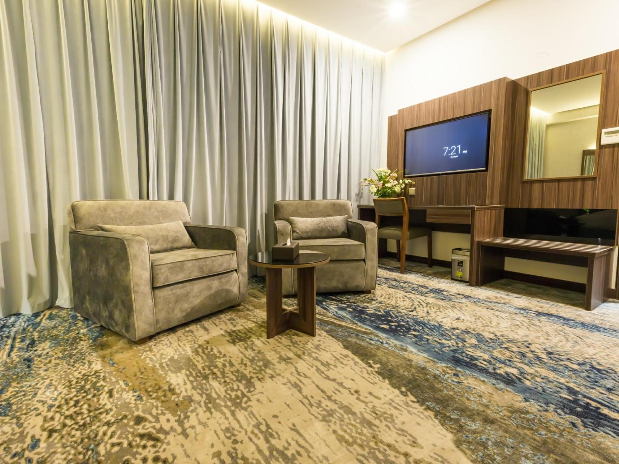 Hotel White Diamond Sari